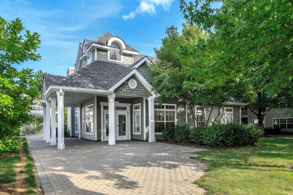 eaves Lawrenceville | 1000 Town Ct S, Lawrenceville, NJ 08648, USA | Phone: (609) 378-3465