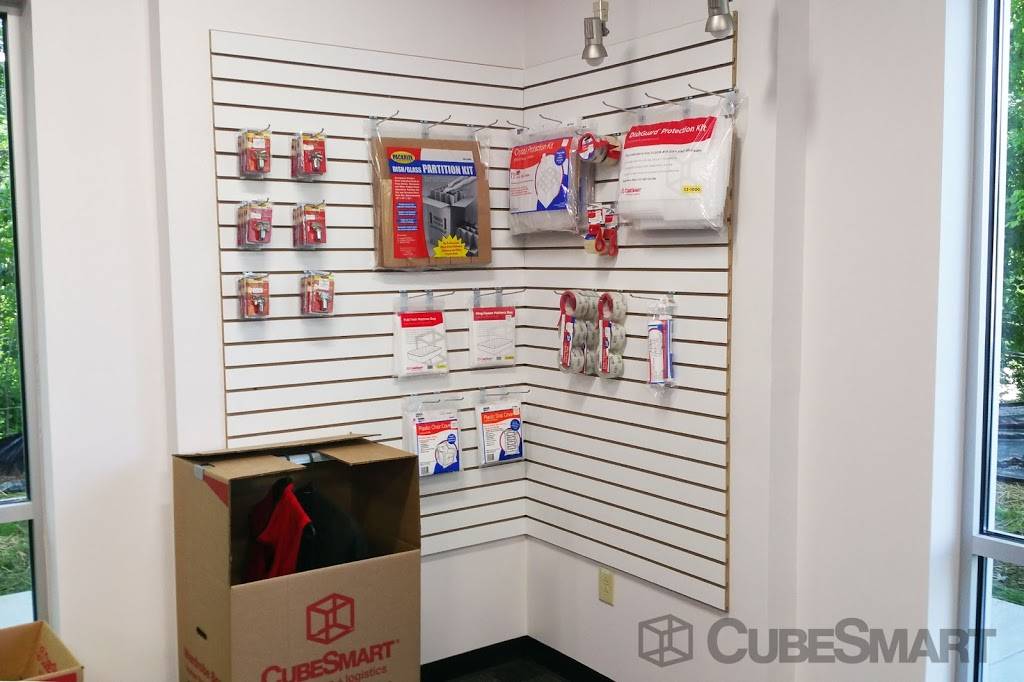 CubeSmart Self Storage | 7901 Glenwood Ave, Raleigh, NC 27612, USA | Phone: (919) 578-8880