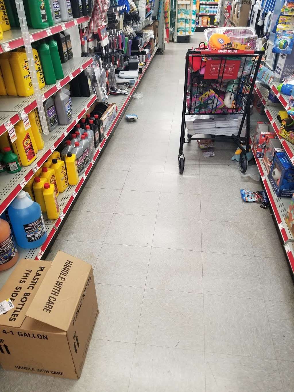 Family Dollar | 200 W Camden Ave, Moorestown, NJ 08057, USA | Phone: (856) 222-1696