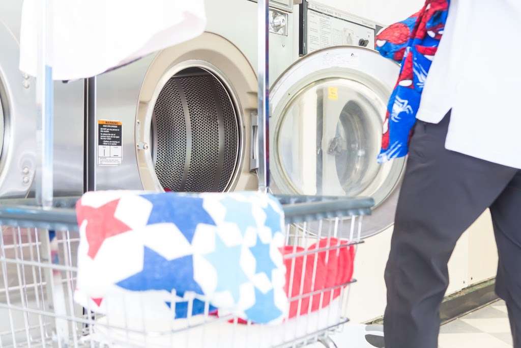 Whale of a Wash Laundromat | Laundromat, 65 Roaring Lion Dr Building B, Hedgesville, WV 25427, United States | Phone: (681) 258-2186