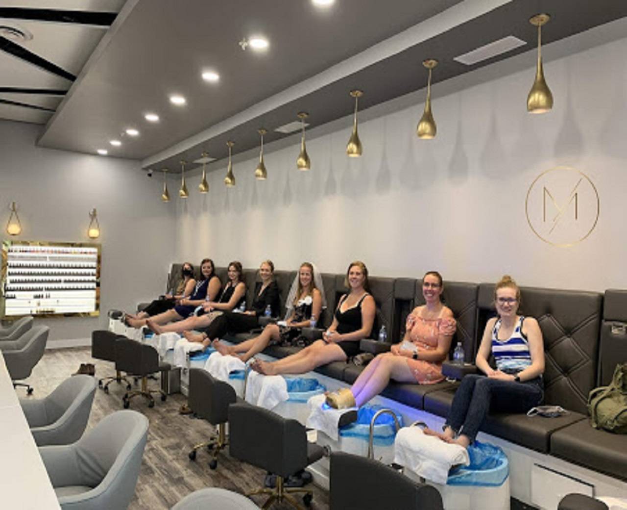 MLux Spa & Nails Lounge Red Deer | 2325 50 Ave #90, Red Deer, AB T4R 1L2, Canada | Phone: (403) 406-8888