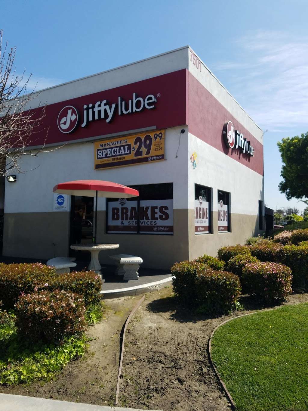 Jiffy Lube Oil Change Center | 7501 Firestone Blvd, Downey, CA 90241, USA | Phone: (562) 927-8806