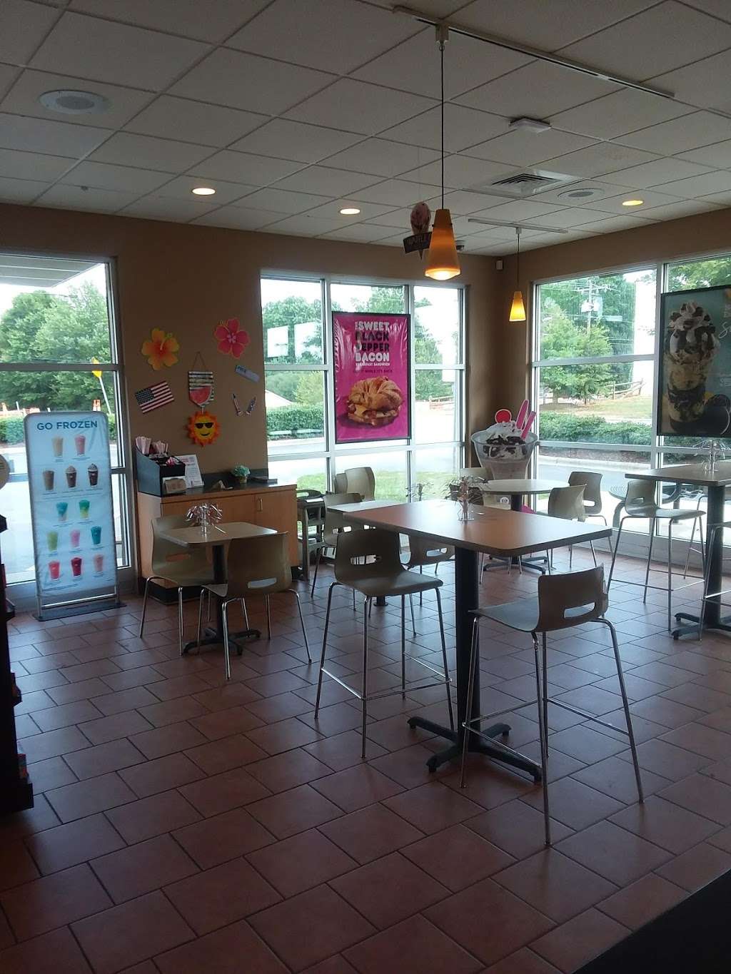 Dunkin Donuts | 2037 W Sugar Creek Rd, Charlotte, NC 28262, USA | Phone: (704) 509-4909