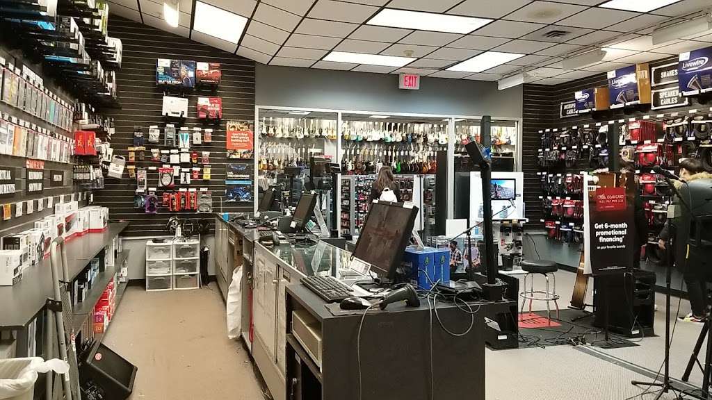 Guitar Center | 8 Garet Pl, Commack, NY 11725, USA | Phone: (631) 858-2388