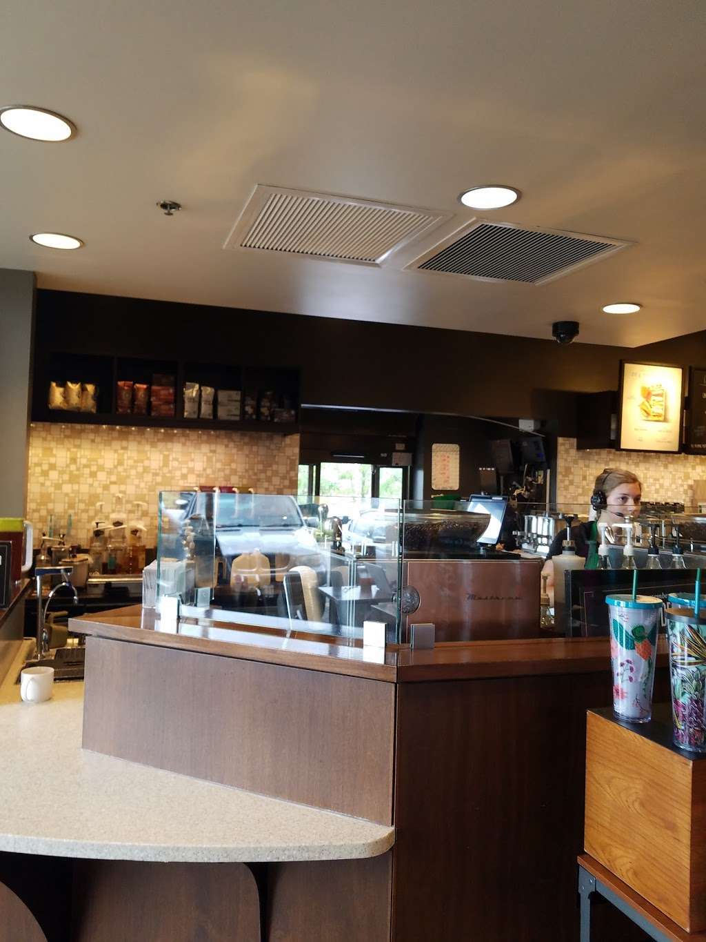 Starbucks | 159 Buckley Rd, Libertyville, IL 60048, USA | Phone: (847) 549-6836