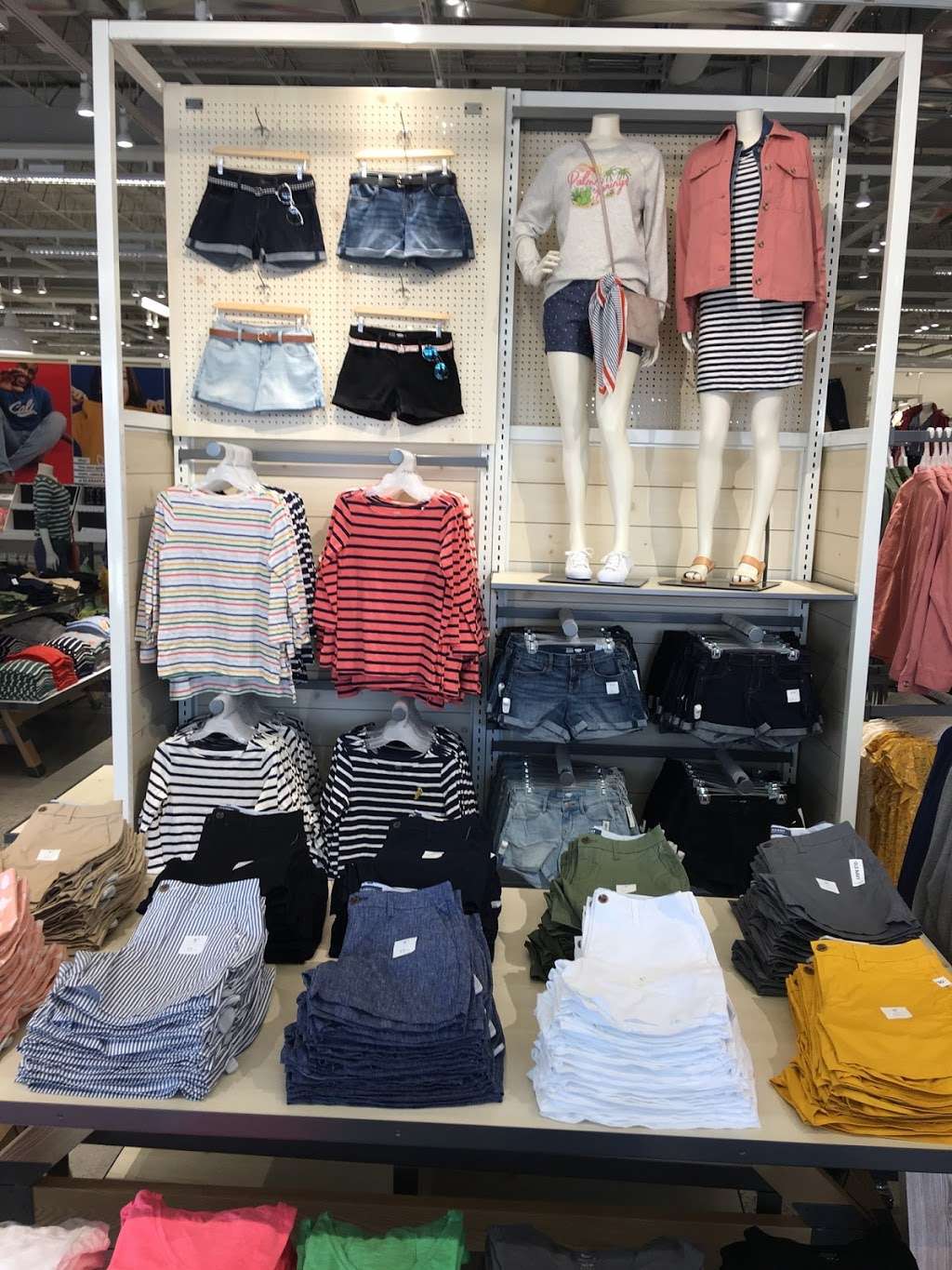 Old Navy | 2401 W Cheltenham Ave, Wyncote, PA 19095 | Phone: (215) 887-3913