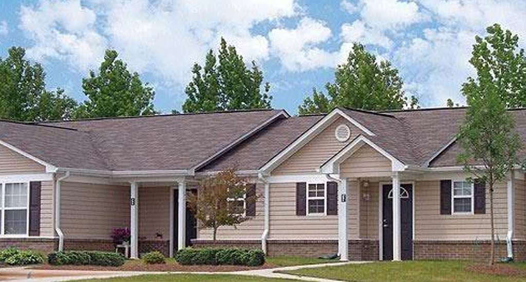 Villas at Twin Cedars | 1866 20th Ave Dr NE, Hickory, NC 28601 | Phone: (828) 578-6885