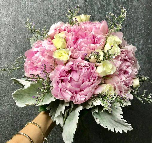 Robyn Rohslers Floral Designs | 100 Franklin Turnpike #2231, Allendale, NJ 07401, USA | Phone: (201) 327-7005