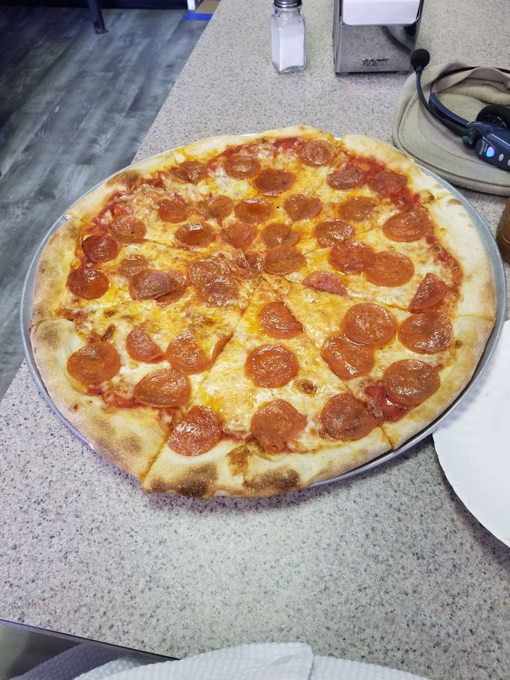 Red Moon Pizza | 3371 US-1, Lawrence Township, NJ 08648, USA | Phone: (609) 452-1510
