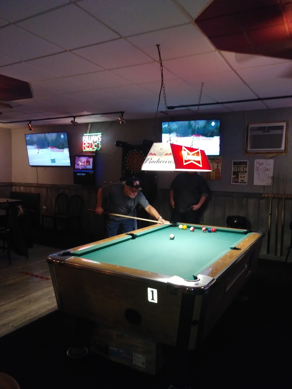 Magnums Bar and Grill | 407 E Main St, East Alton, IL 62024, USA | Phone: (618) 259-3794