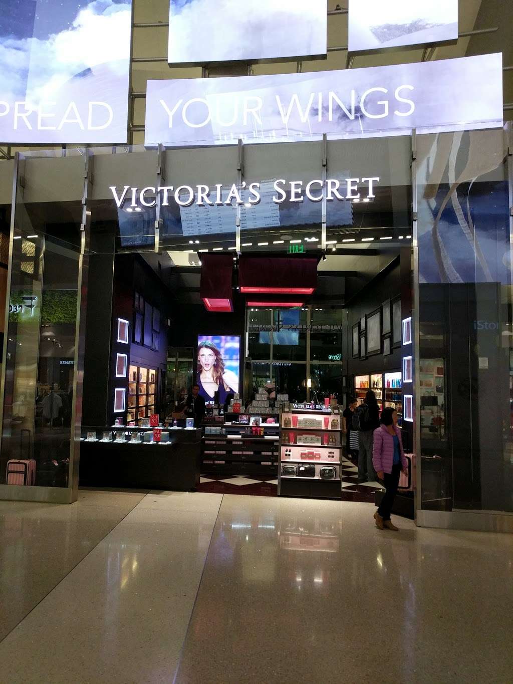 Victorias Secret | 380 World Way, Los Angeles, CA 90045, USA | Phone: (424) 800-2355