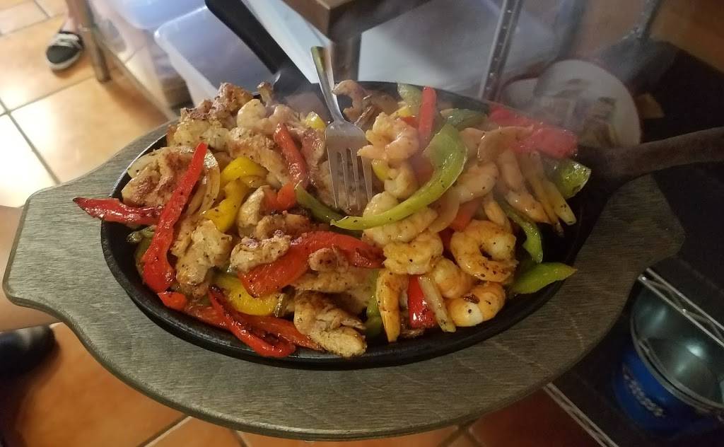 El Atoron Restaurant | 11998 Alameda Ave, Clint, TX 79836, USA | Phone: (915) 288-4480