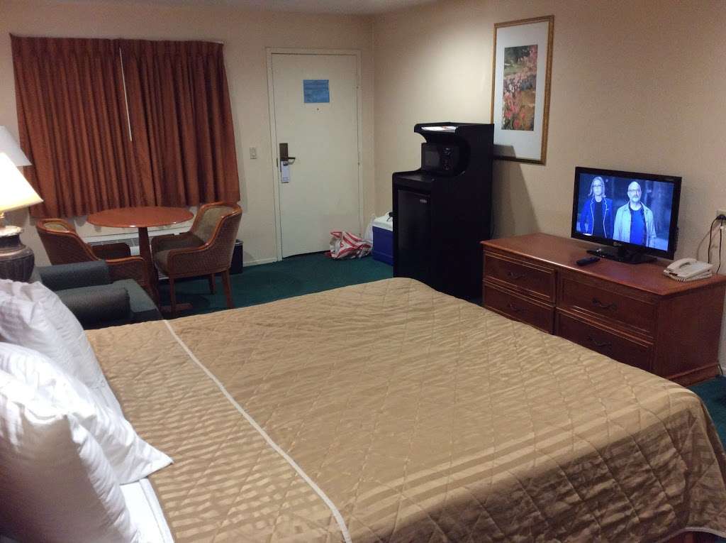 Americas Best Value Inn & Suites Ontario | 6502, 2425 S Archibald Ave, Ontario, CA 91761, USA | Phone: (909) 923-2728