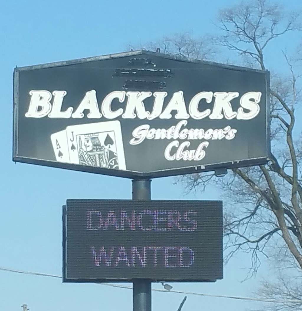 Blackjacks Gentlemen’s Club | 7N657 IL-25, South Elgin, IL 60177 | Phone: (847) 697-8150