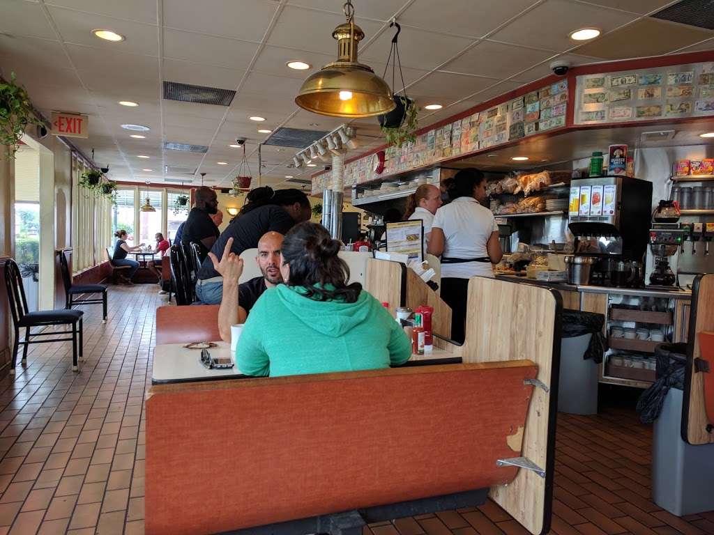 College Park Diner | 9206 Baltimore Ave, College Park, MD 20740, USA | Phone: (301) 441-8888