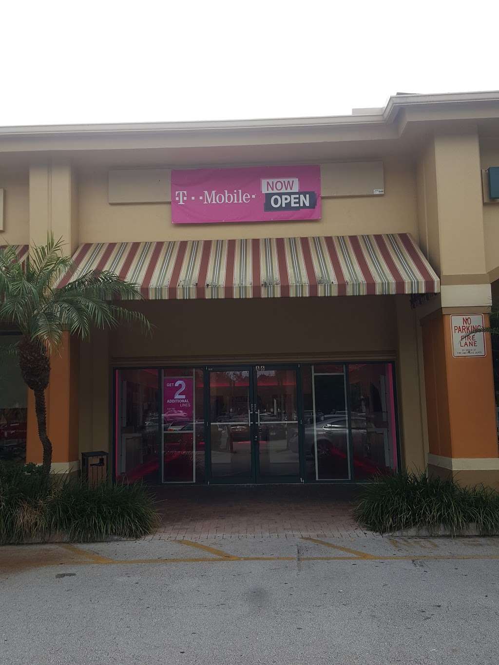 T-Mobile | 7410 W Boynton Beach Blvd Ste A6, Boynton Beach, FL 33437, USA | Phone: (561) 810-4763