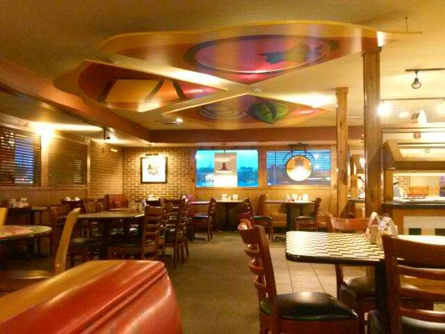 Pizza Hut | 3233 Fort Worth Ave, Dallas, TX 75211, USA | Phone: (214) 339-2158