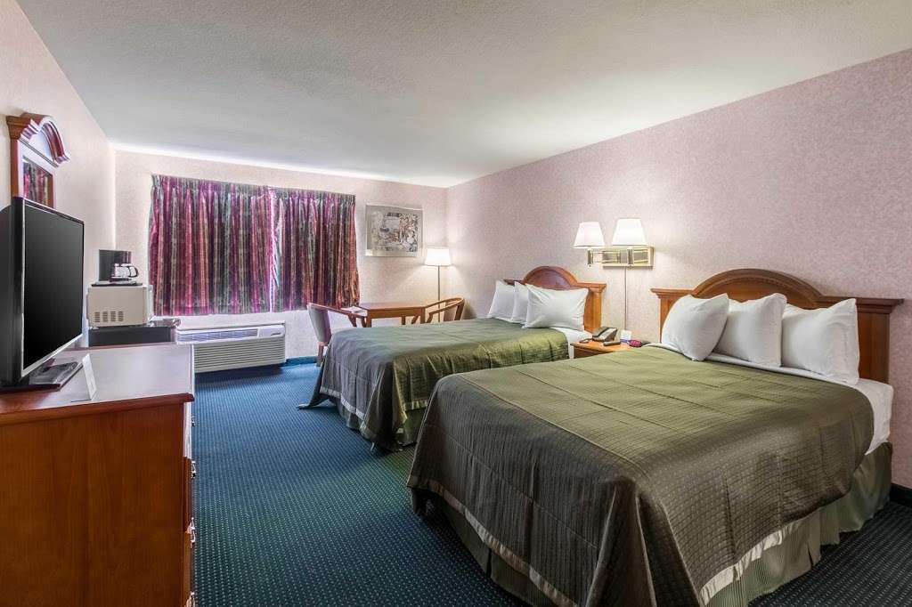 San Bernardino Inn And Suites | 2000 Ostrems Way, San Bernardino, CA 92407, USA | Phone: (909) 880-8425