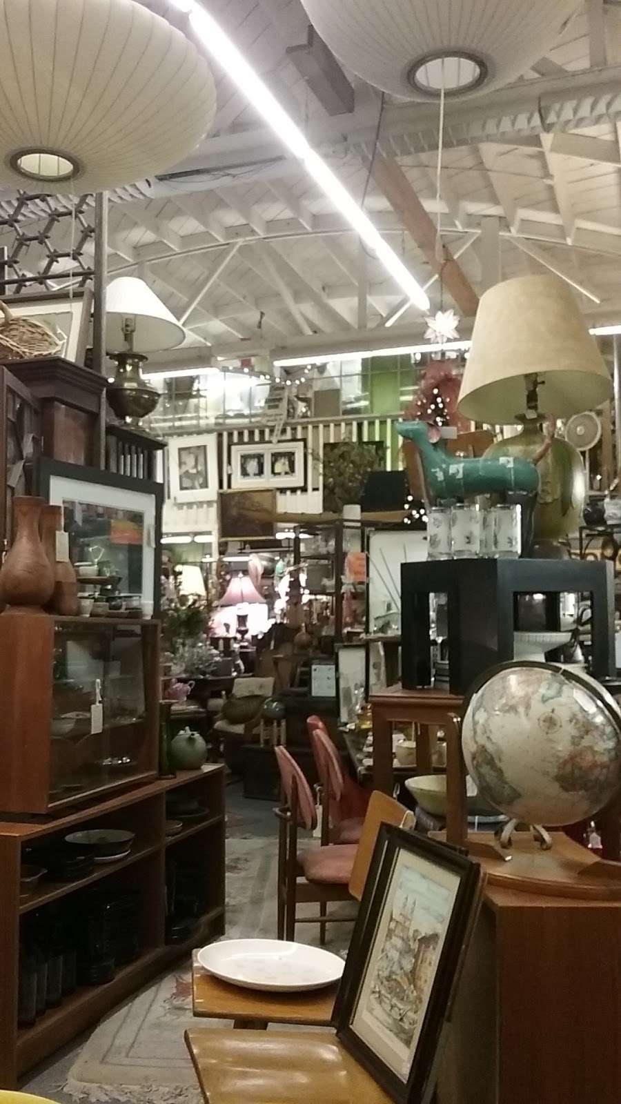 Food For Thought Antiques, Gifts & Garden | 2701 Gravenstein Hwy S, Sebastopol, CA 95472, USA | Phone: (707) 823-3101