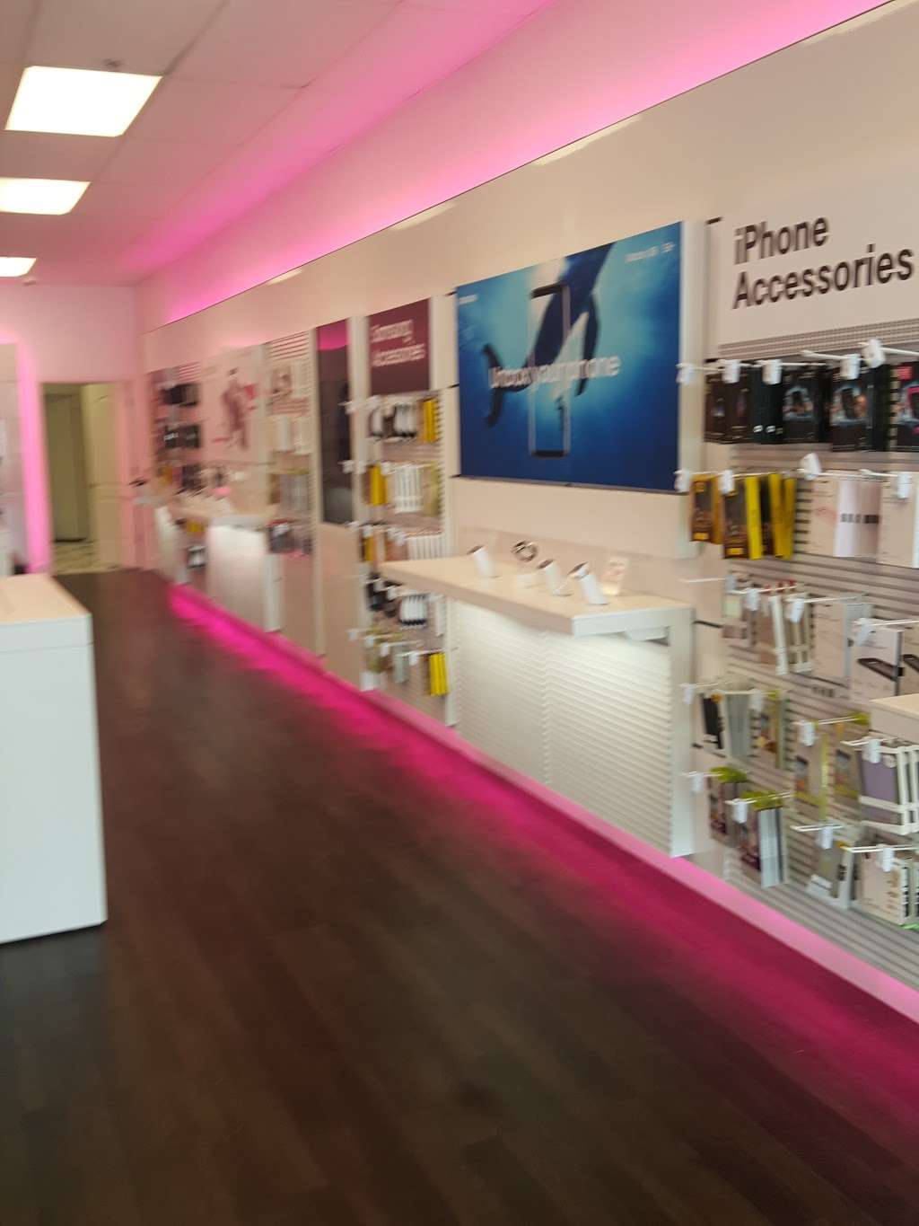 T-Mobile | 7410 W Boynton Beach Blvd Ste A6, Boynton Beach, FL 33437, USA | Phone: (561) 810-4763