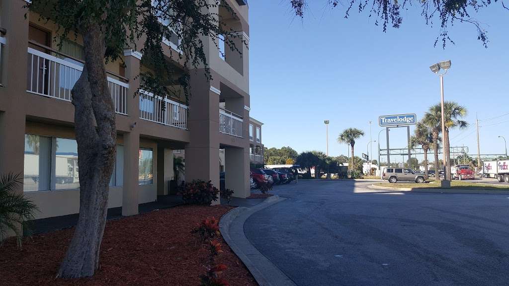 Travelodge by Wyndham Orlando Near Florida Mall | 1850 W Landstreet Rd, Orlando, FL 32809 | Phone: (407) 856-5921