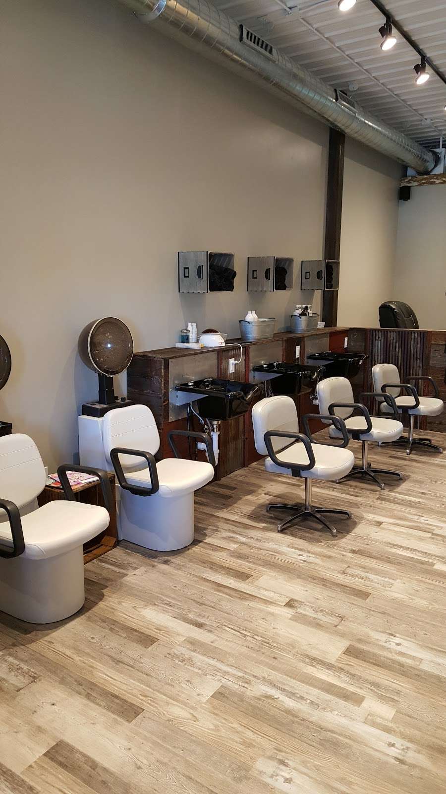 Salon 11 | 1421 Racine St, Delavan, WI 53115, USA | Phone: (262) 725-5232