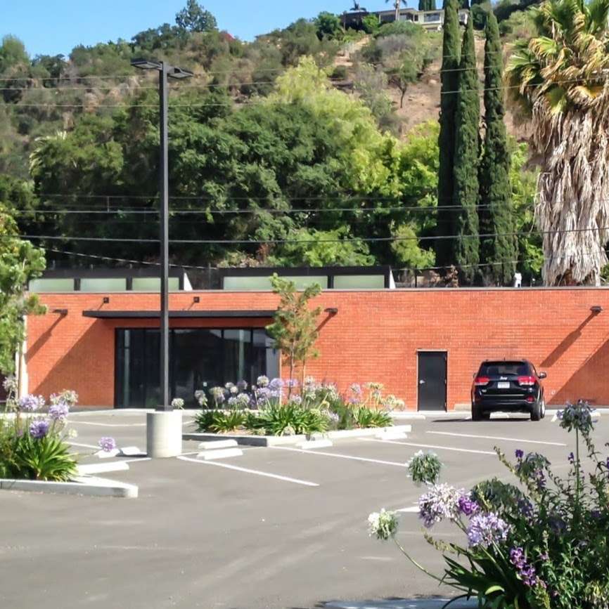 Bullseye Glass Resource Center Los Angeles | 143 Pasadena Ave suite b, South Pasadena, CA 91030, United States | Phone: (213) 866-1912