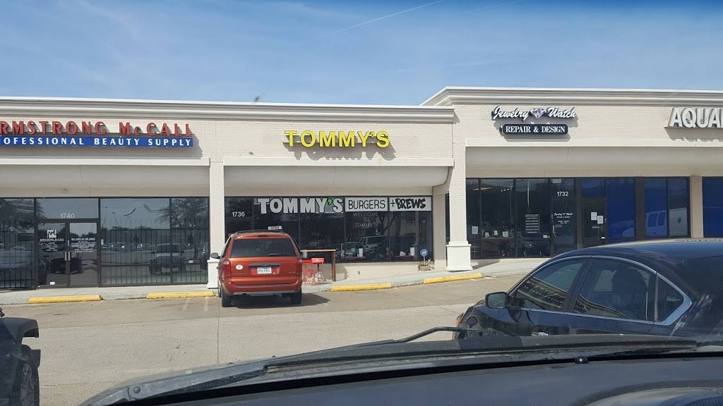 Tommys Burgers + Brews | 1736 Mall Cir, Fort Worth, TX 76116, USA | Phone: (817) 759-9088