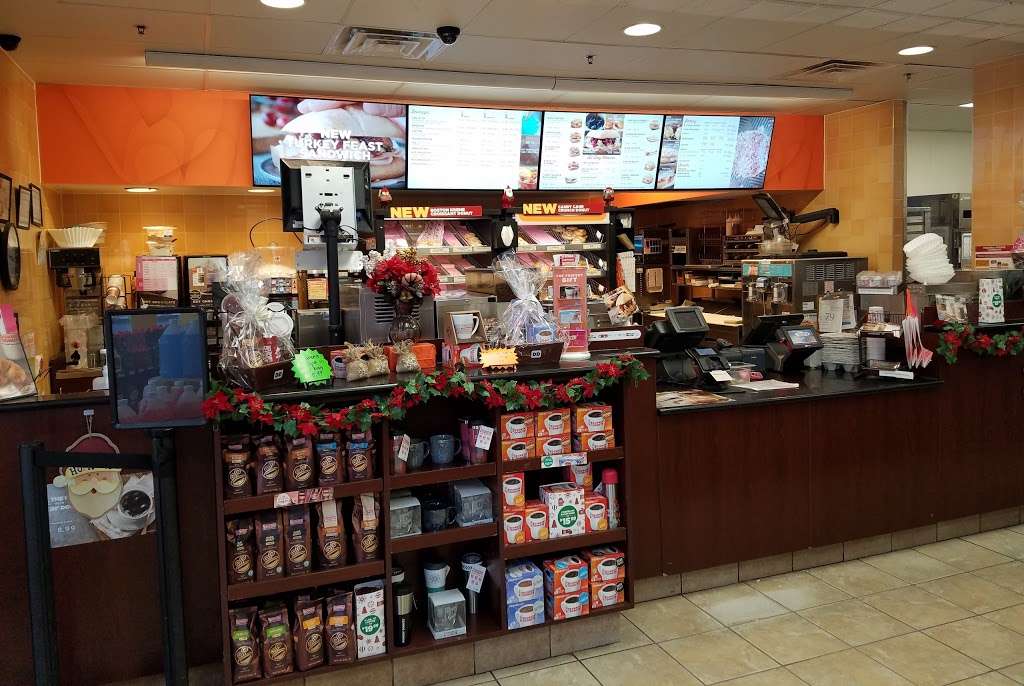 Dunkin | 44 North Rd, Bedford, MA 01730, USA | Phone: (781) 275-7100