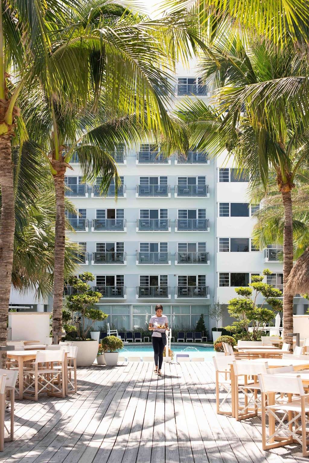 Bungalow By The Sea | 3925 Collins Ave, Miami Beach, FL 33140, USA | Phone: (305) 538-3373