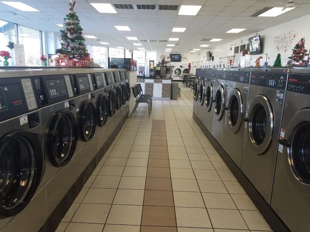 Indianapolis Courtesy Self Serve Laundromat - Coin Laundry | 7890 Michigan Rd, Indianapolis, IN 46268 | Phone: (317) 876-9285