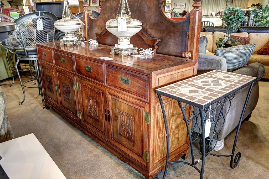 Home Consignment Center - Marin/Corte Madera | 801 Tamalpais Dr, Corte Madera, CA 94925, USA | Phone: (415) 924-6691