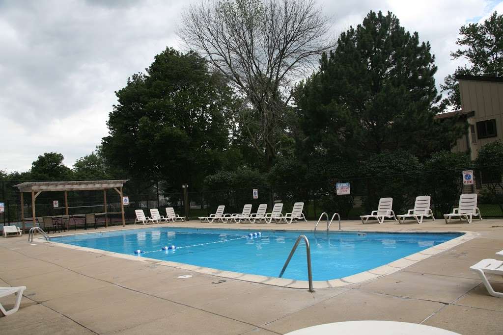 Green Meadows Apartments | 1187 W Wilson St, Batavia, IL 60510 | Phone: (630) 879-8300