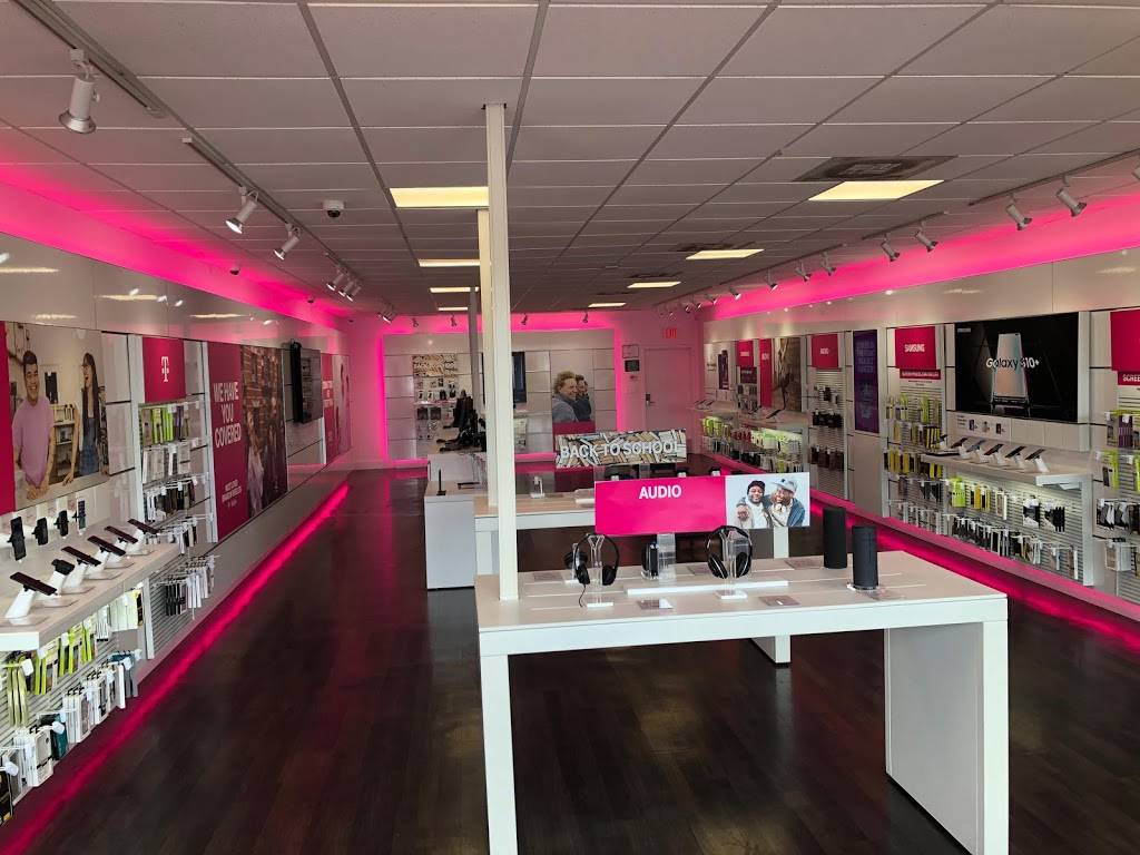 T-Mobile | 18825 SW 117th Ave, Miami, FL 33177 | Phone: (786) 701-3619