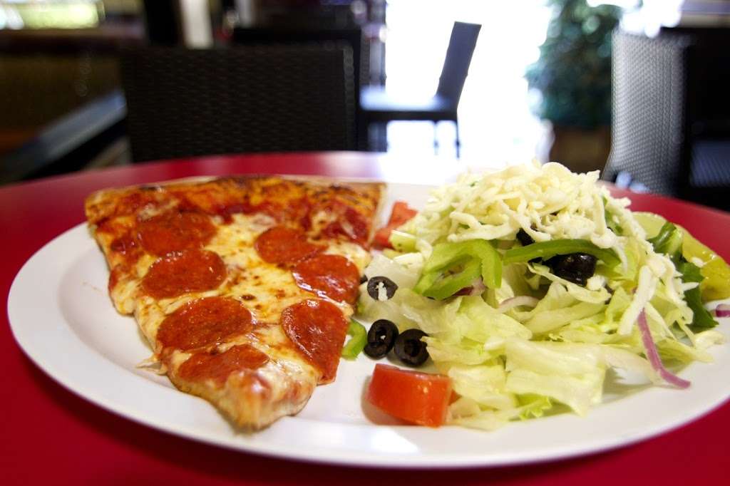 Deli News Pizza | 5555 E Stearns St, Long Beach, CA 90815, USA | Phone: (562) 598-2123