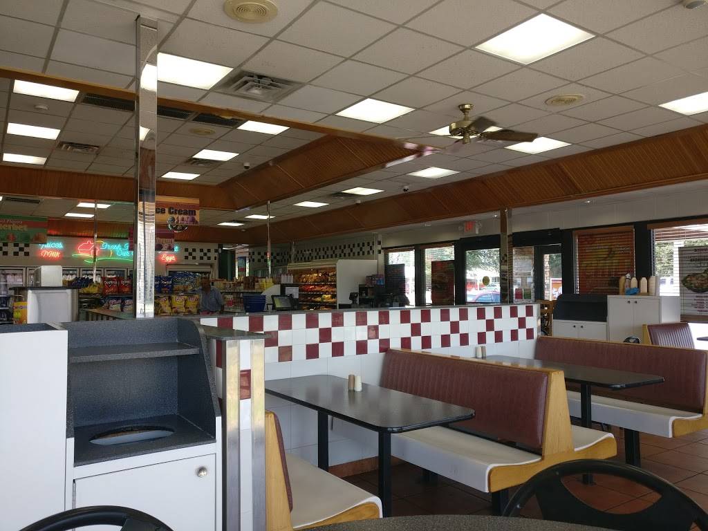 Braums Ice Cream & Burger Restaurant | 3921 S Pennsylvania Ave, Oklahoma City, OK 73119, USA | Phone: (405) 685-7665