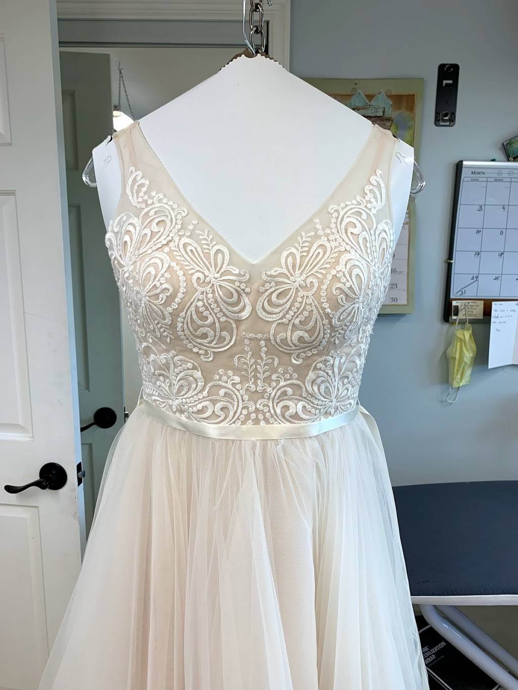 Alterations by Anna | 29184 SW Costa Cir E, Wilsonville, OR 97070, USA | Phone: (971) 322-5472