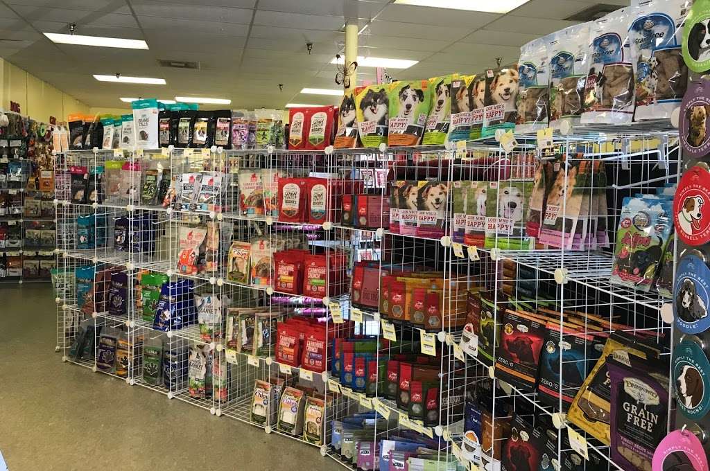 Louises Pet Connection Natural Pet Market | 3005 W Lake Mary Blvd # 116, Lake Mary, FL 32746, USA | Phone: (407) 688-1026