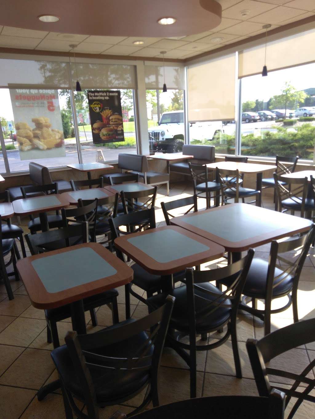 McDonalds | 2290 Randall Rd, Carpentersville, IL 60110, USA | Phone: (847) 836-0901