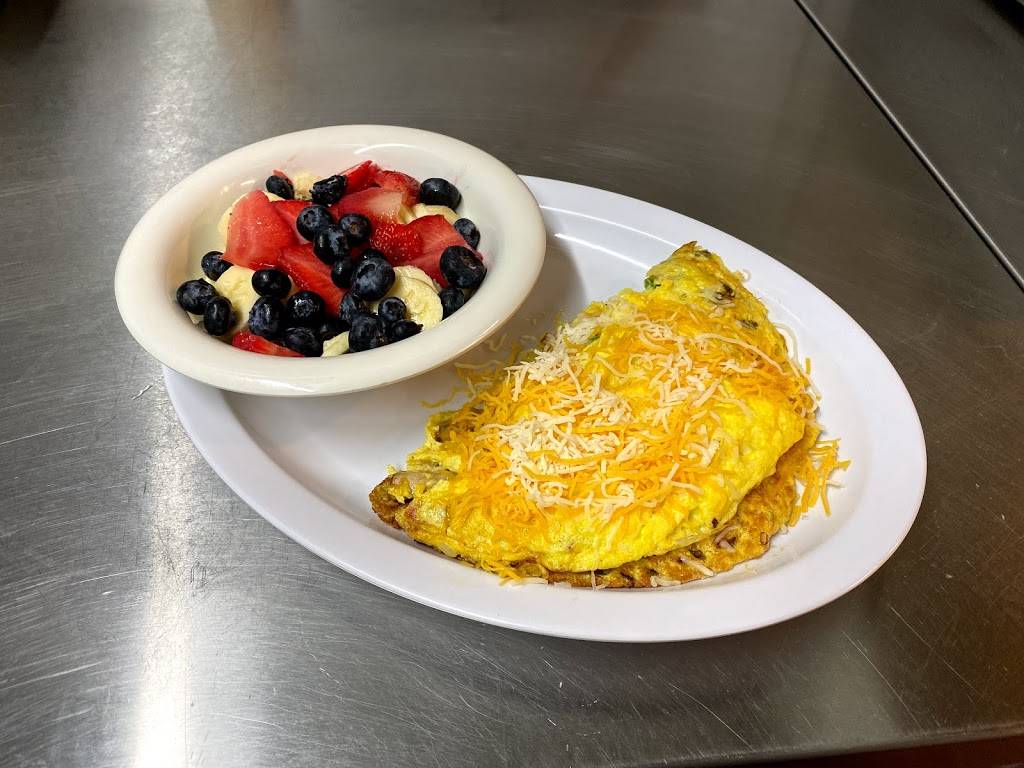 The Easy Egg Breakfast & Lunch | 240 N Main St STE 300, Haysville, KS 67060, USA | Phone: (316) 522-7570