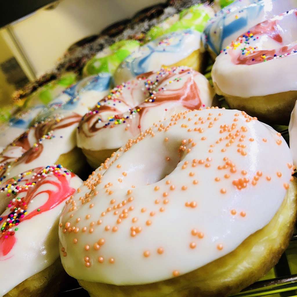 Blooming Donuts | 9820 W Lower Buckeye Rd Suite 107, Tolleson, AZ 85353, USA | Phone: (623) 936-7488