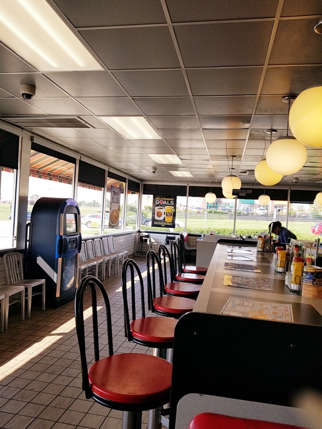 Waffle House | 516 Lexington Rd, Versailles, KY 40383, USA | Phone: (859) 879-6631