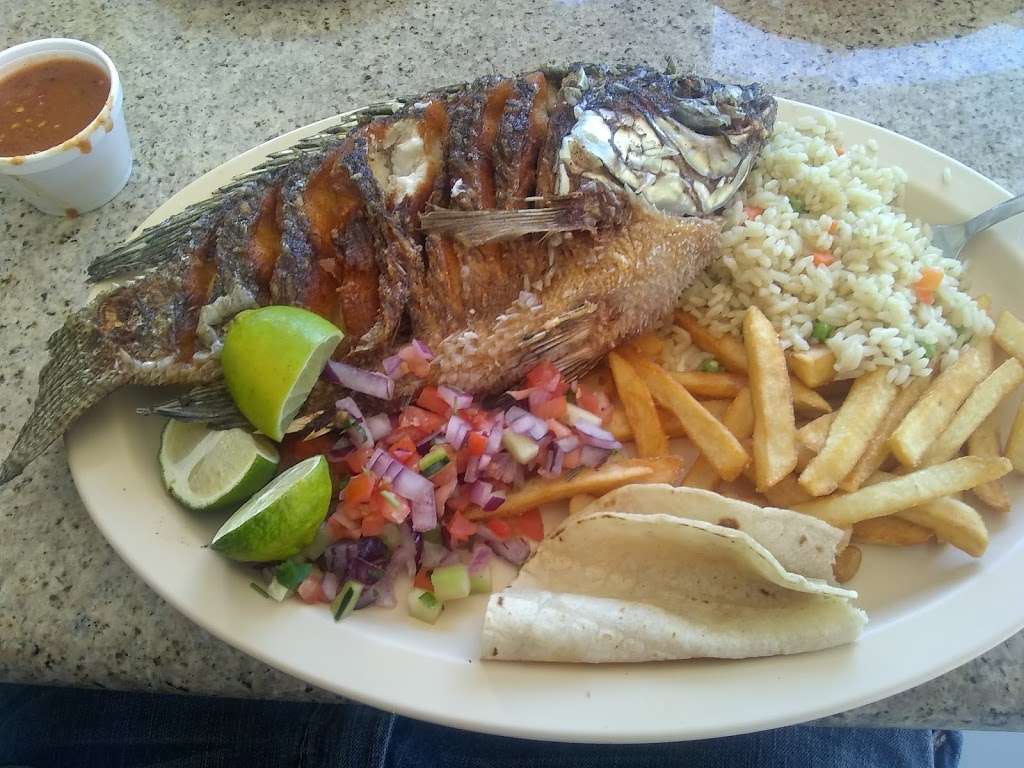 Mariscos Manzanillo | 2124 Nadeau St, Los Angeles, CA 90001 | Phone: (323) 585-3747