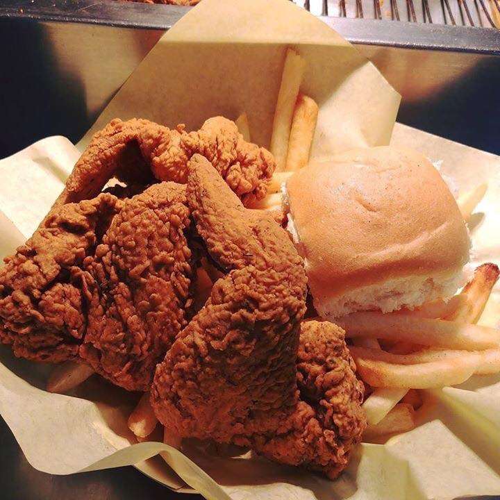 Louisiana Fried Chicken | 11965 Cactus Rd ste e, Adelanto, CA 92301, USA | Phone: (760) 530-7836