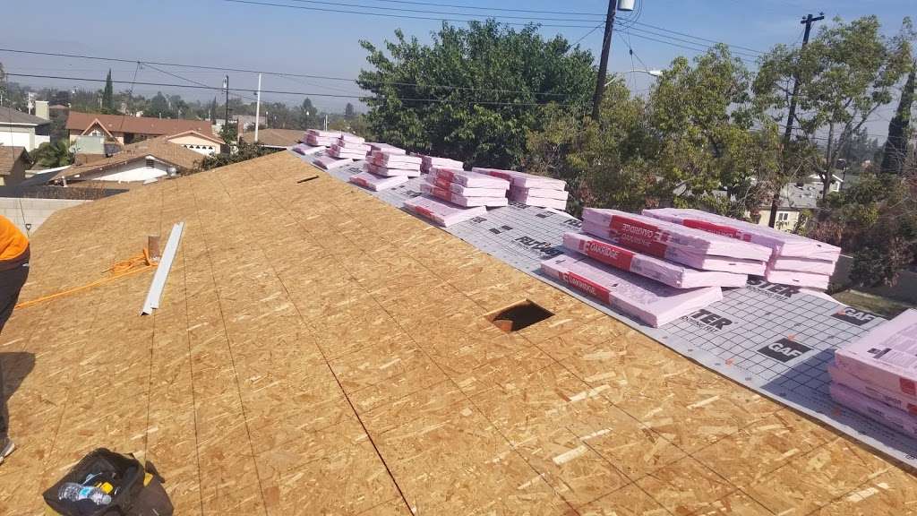 Bernardino Roofing Construcción | 993 Gifford Ave, Los Angeles, CA 90063, USA | Phone: (562) 565-3194