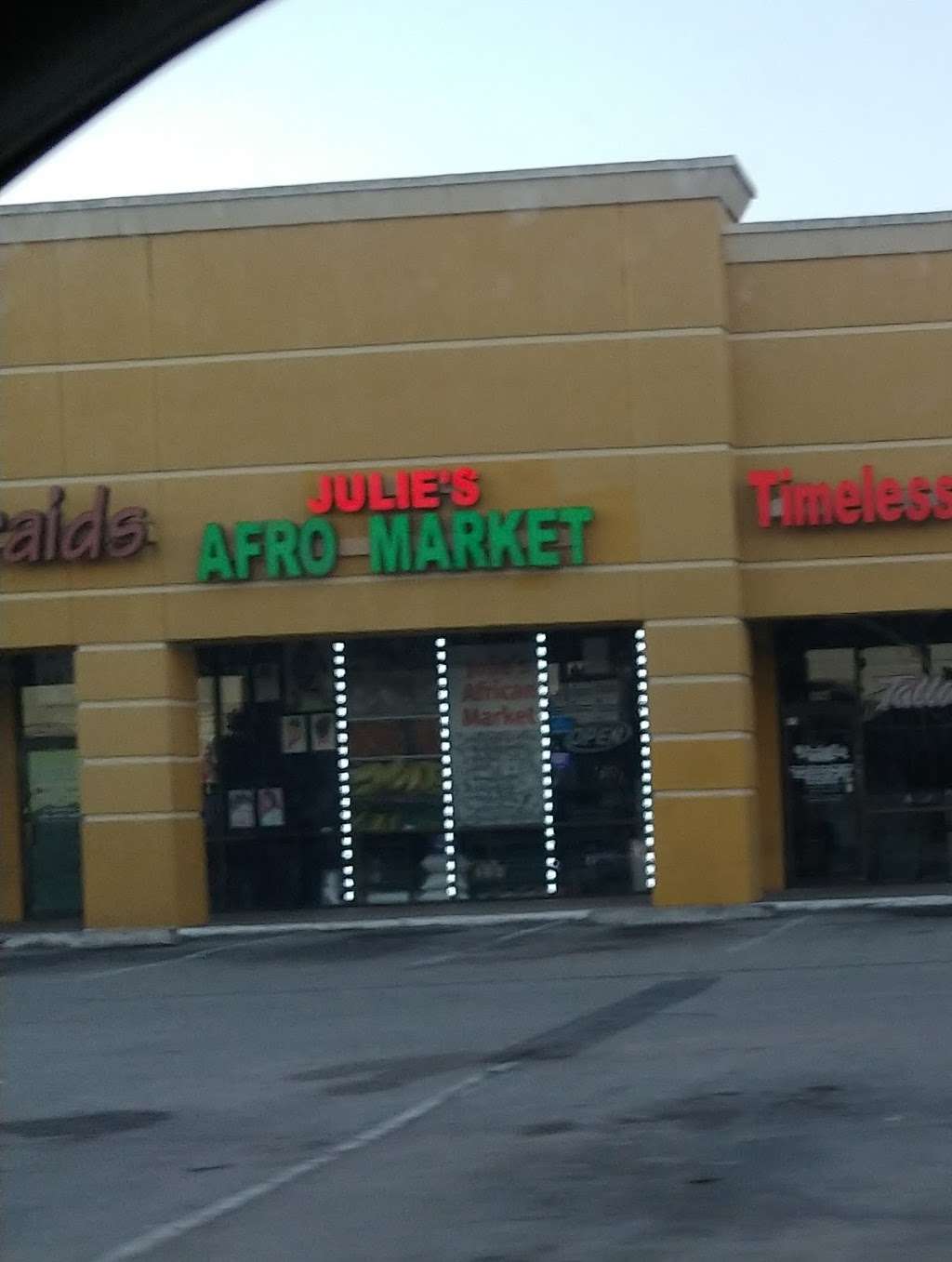 Julies Afro Market & Jollof Kitchen | 12825 Westheimer Rd, Houston, TX 77077, USA | Phone: (346) 219-2599