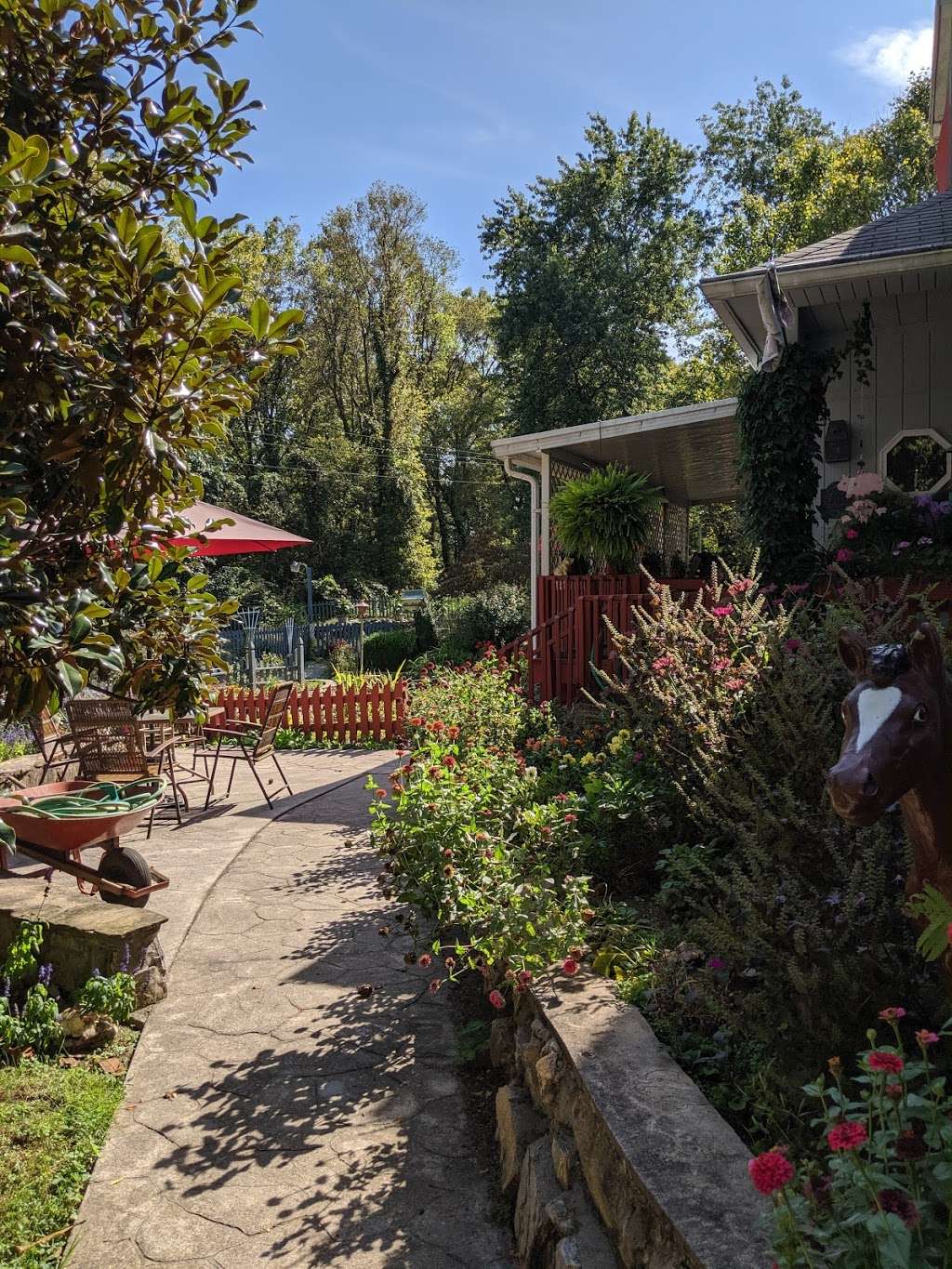 Olde Fogie Farm B & B | 106 Stackstown Rd, Marietta, PA 17547, USA | Phone: (877) 653-3644