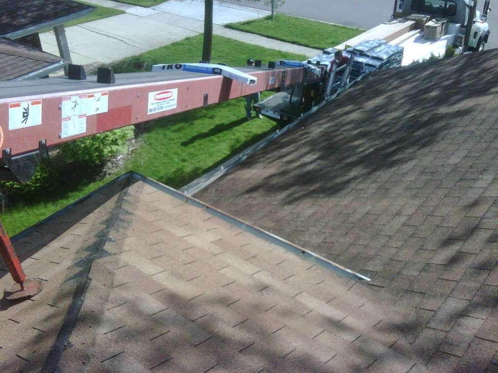 E&F ROOFING INC. Siding and Gutters | 7803 S Lockwood Ave, Burbank, IL 60459 | Phone: (708) 774-5628