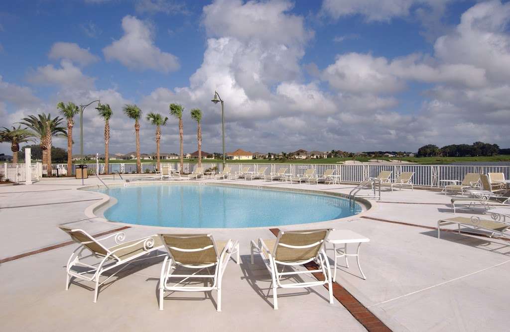 The Waterfront Inn | 1105 Lake Shore Dr, The Villages, FL 32162, USA | Phone: (352) 753-7535