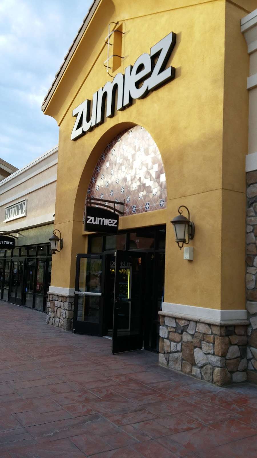 Zumiez | 5701 Outlets at Tejon Pkwy, Arvin, CA 93203 | Phone: (661) 858-2189